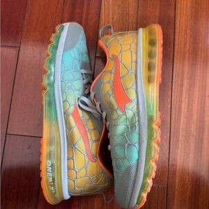 Vibrant Men's Athletic Shoes with Orange and Green Accents